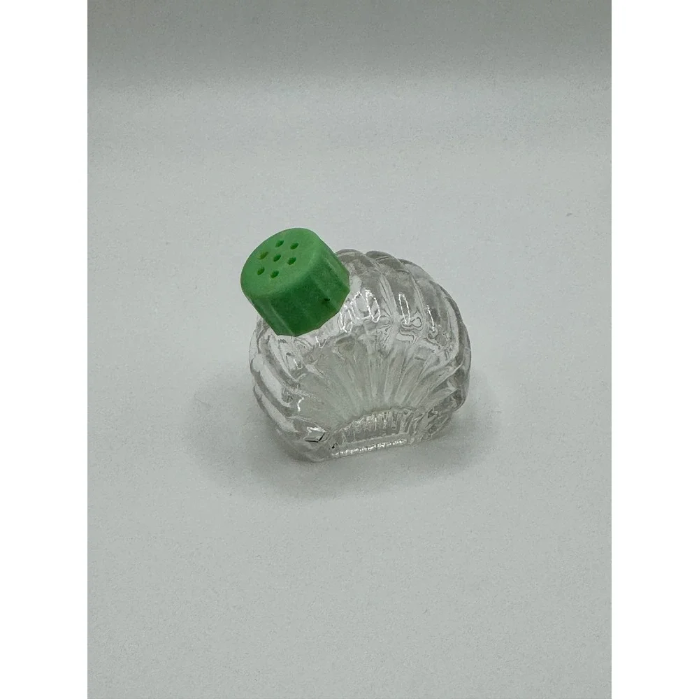 Vintage Glass Seashell Salt and Pepper Shakers Set of 4 Green Lids Coastal Decor